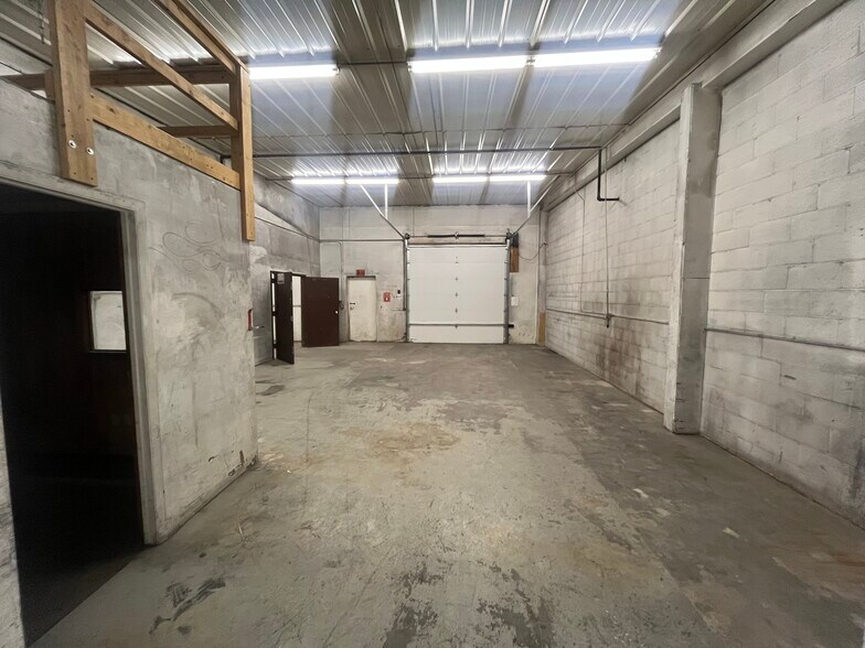 577 W Coulter Ave, Powell, WY à louer - Photo du bâtiment - Image 3 de 8