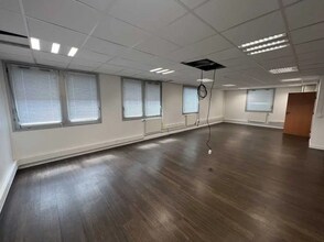 Office in Évry-Courcouronnes for lease Interior Photo- Image 1 of 6