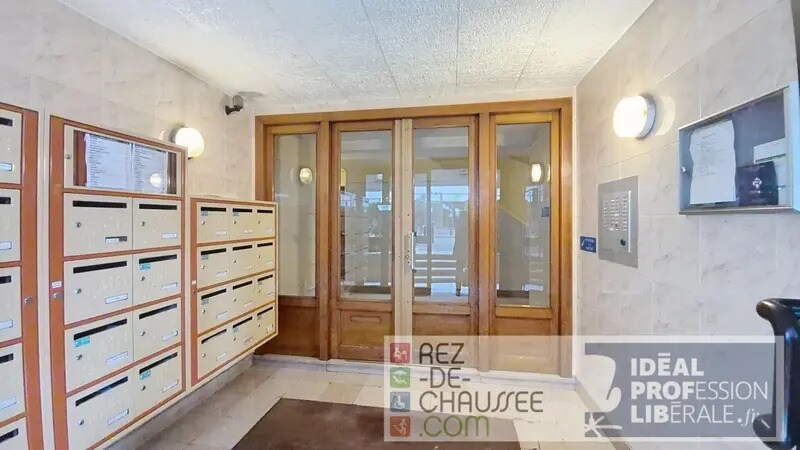 Office in Montreuil for sale - Building Photo - Image 1 of 13