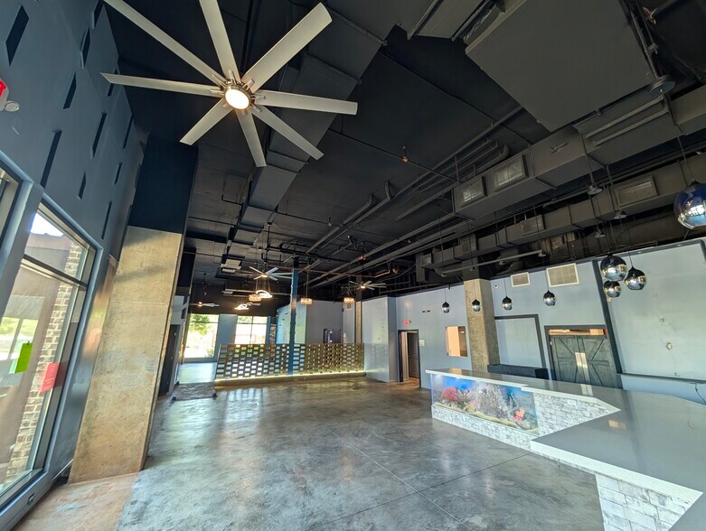 2641 E College Ave, Decatur, GA à louer - Photo du bâtiment - Image 3 de 7