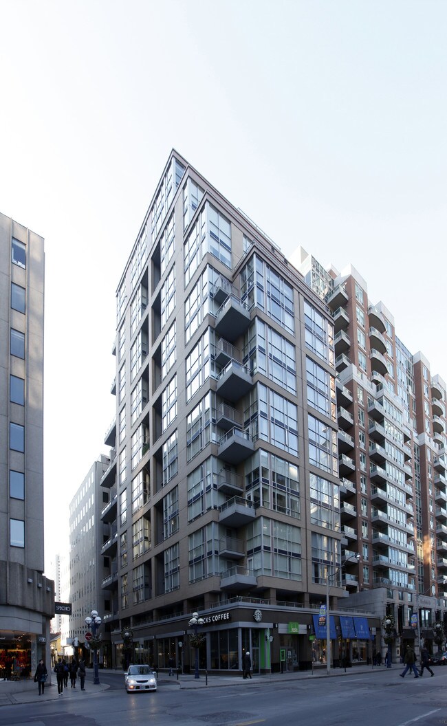 Plus de détails pour 1250 Bay St, Toronto, ON - Commerce de détail à louer