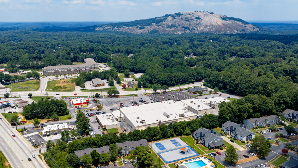 5751 Rockbridge Rd, Stone Mountain, GA for sale - Building Photo - Image 3 of 7