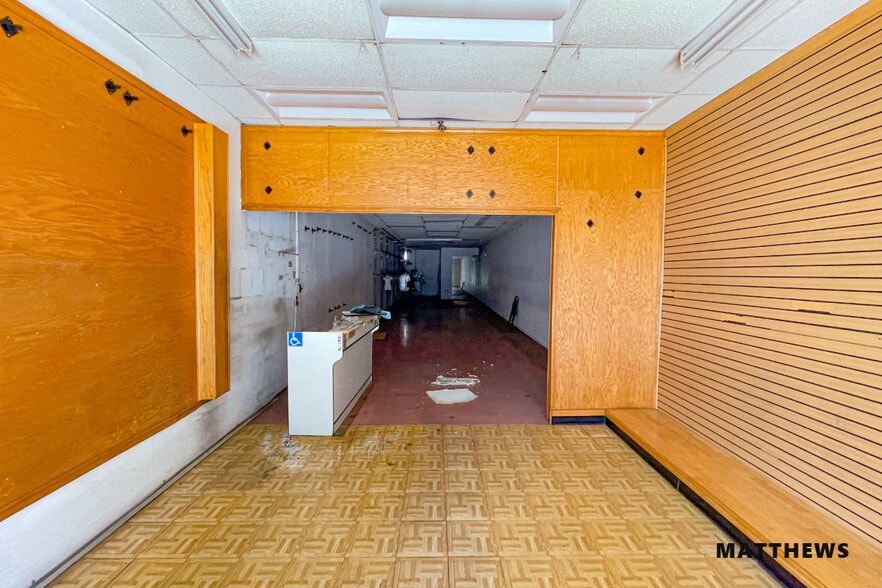 1031-1035 S Los Angeles St, Los Angeles, CA for lease - Building Photo - Image 2 of 4