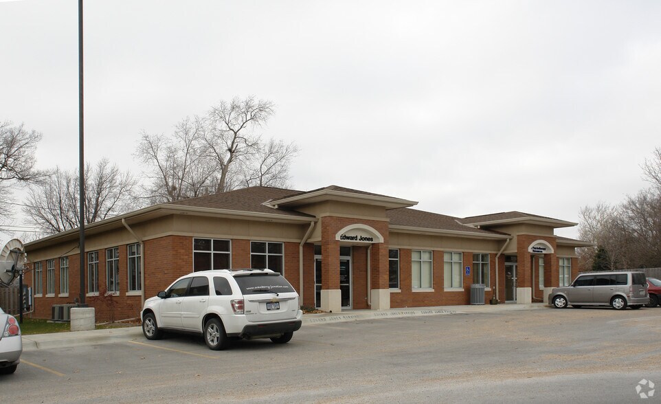 5350 South St, Lincoln, NE à louer - Photo du bâtiment - Image 2 de 2