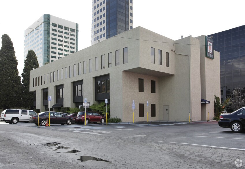 4001 W Alameda Ave, Burbank, CA à louer - Photo du bâtiment - Image 2 de 5