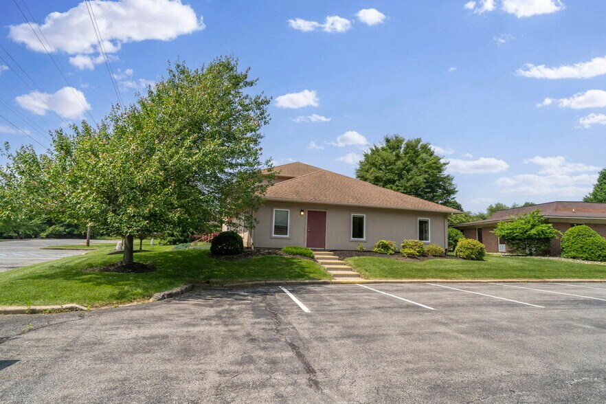 1000 Coventry Dr, Phillipsburg, NJ for sale - Building Photo - Image 3 of 33