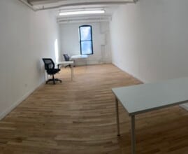 37 Greenpoint Ave, Brooklyn, NY for lease Interior Photo- Image 1 of 2