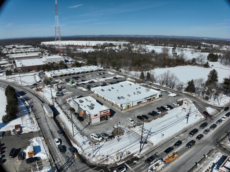 100% Leased Retail Center w/ Strong NOI portfolio of 3 properties for sale on LoopNet.ca - Matterport Community - Image 3 of 16
