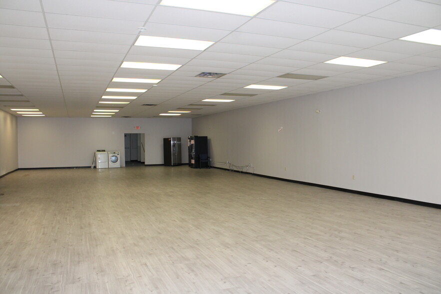 3819-3915 Union Deposit Rd, Harrisburg, PA for lease - Building Photo - Image 3 of 12