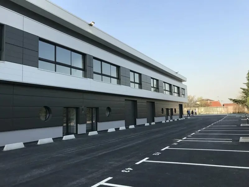 Flex in Les Pavillons-sous-Bois for lease Building Photo- Image 1 of 3