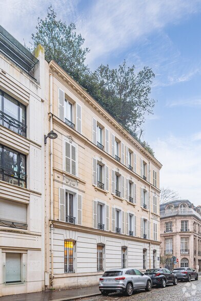 4 Rue Foucault, Paris à louer - Photo du bâtiment - Image 2 de 3