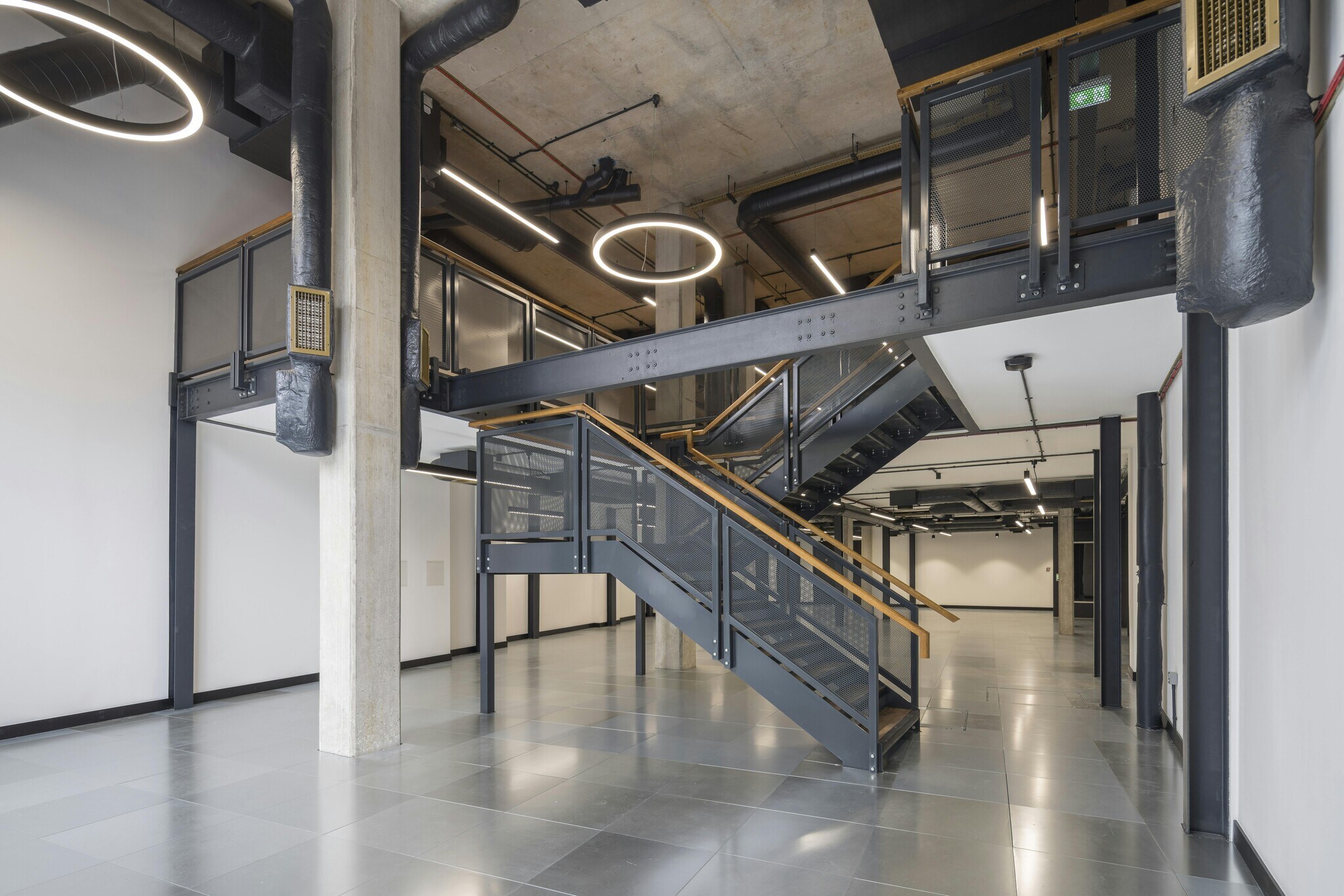 429-445 Caledonian Rd, London for lease Building Photo- Image 1 of 53