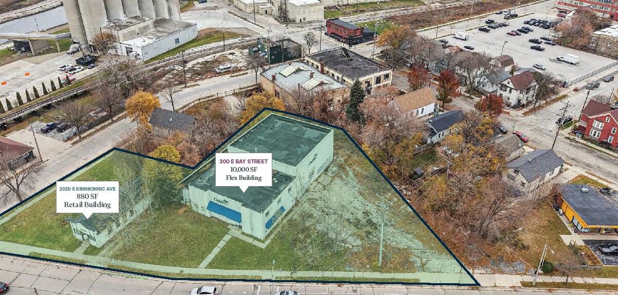 300 E Bay St, Milwaukee, WI à vendre Photo du bâtiment- Image 1 de 16