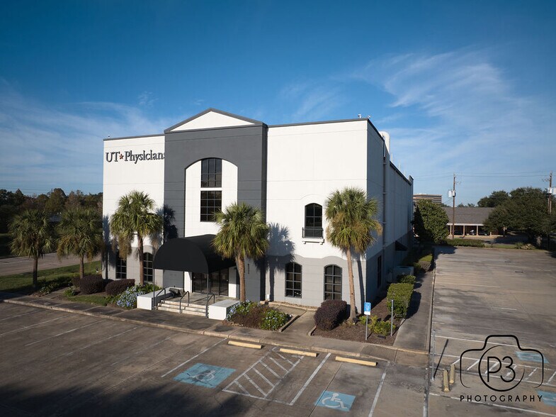 15035 Southwest Fwy, Sugar Land, TX à louer - Photo du bâtiment - Image 2 de 3