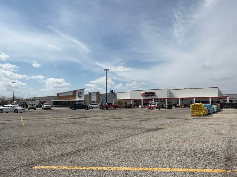 1538-1540 N Morton St, Franklin, IN for lease - Building Photo - Image 1 of 2