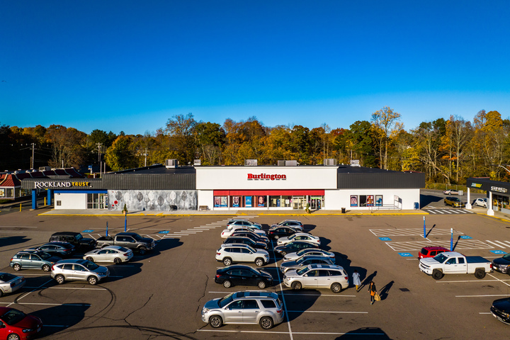 171-233 Broad St, Bridgewater, MA for lease - Building Photo - Image 3 of 5