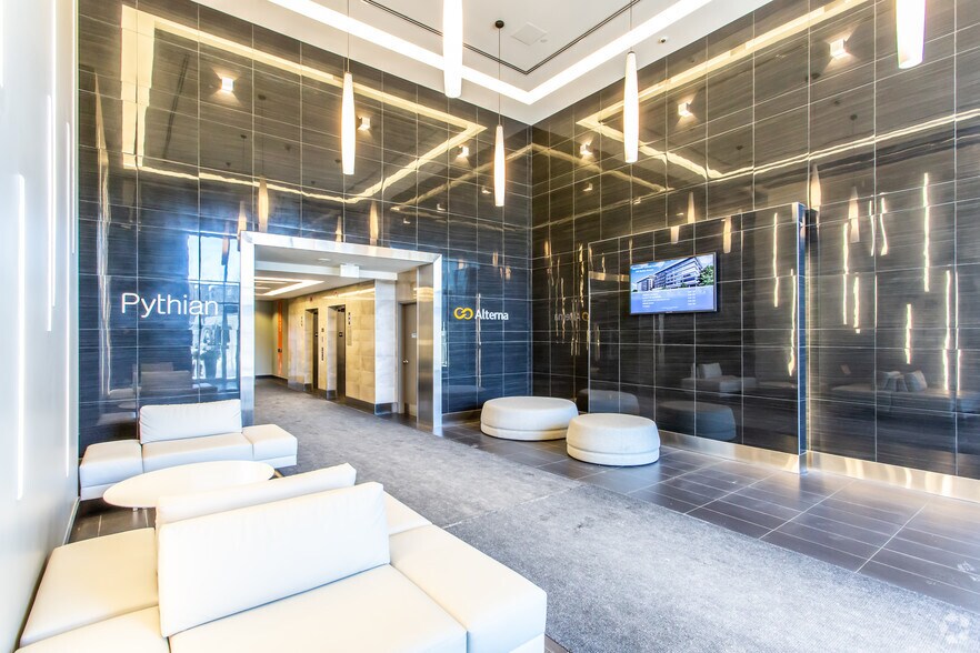317-319 Mcrae Av, Ottawa, ON à louer - Hall d’entrée - Image 3 de 7