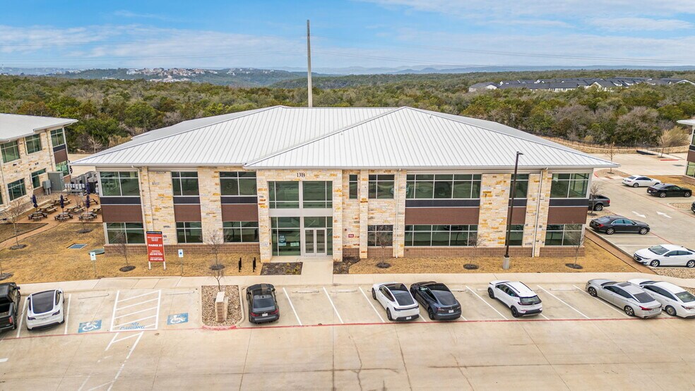 7710 N FM 620 Rd, Austin, TX à vendre - Photo du bâtiment - Image 3 de 9