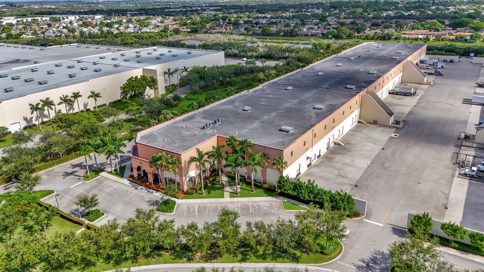 9627-9641 Premier Pky, Miramar, FL for lease - Building Photo - Image 3 of 6