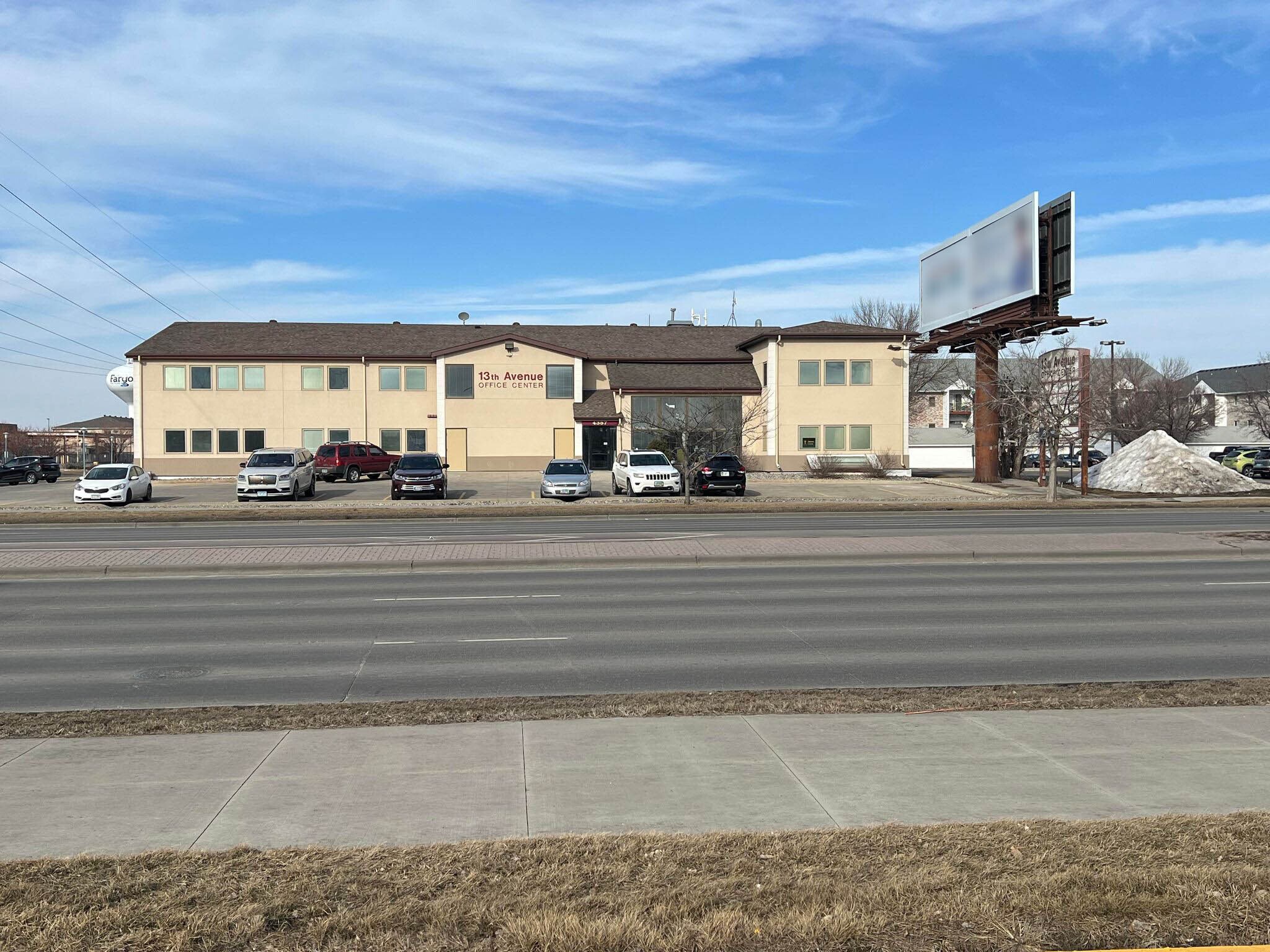 4357 13th Ave SW, Fargo, ND à vendre Photo du bâtiment- Image 1 de 6