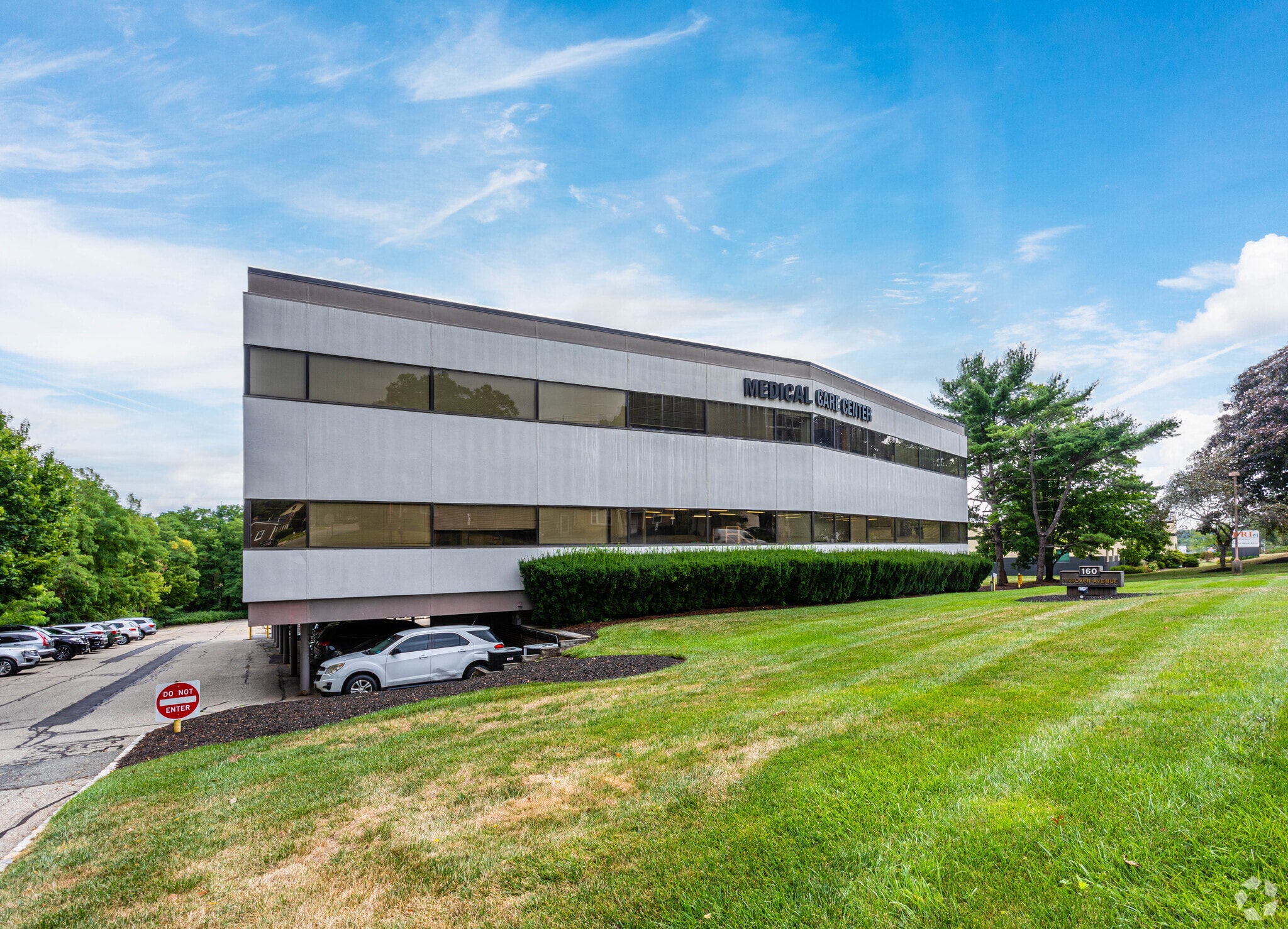 160 E Hanover Ave, Cedar Knolls, NJ for lease Building Photo- Image 1 of 6