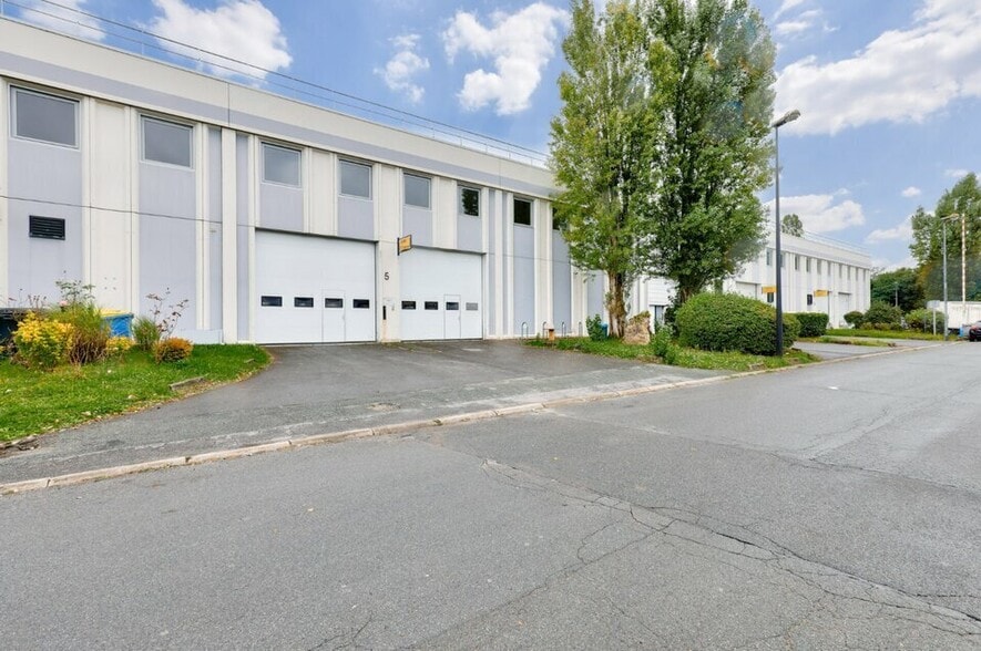 4 Allée Du Cantal, Lisses for lease - Building Photo - Image 3 of 8