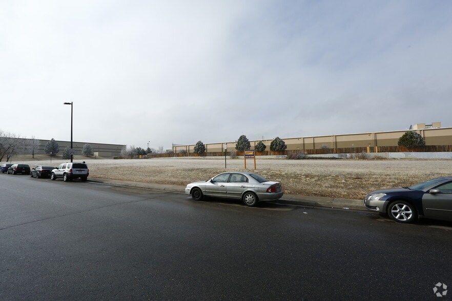 880 S Blackhawk St, Aurora, CO à louer - Photo du bâtiment - Image 2 de 2