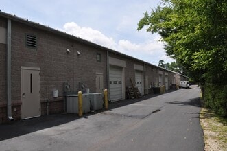 612 Johnnie Dodds Blvd, Mount Pleasant, SC for lease Interior Photo- Image 2 of 6