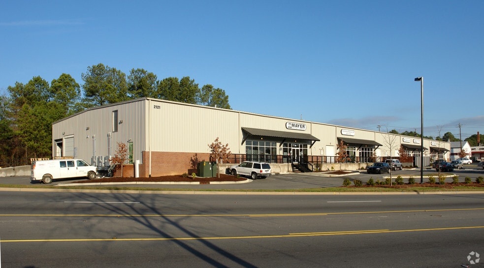 2121 Atlantic Ave, Raleigh, NC à louer - Photo du bâtiment - Image 3 de 10