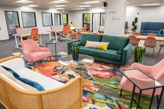 9400 SW Beaverton Hillsdale Hwy, Beaverton, OR à louer Photo intérieure- Image 2 de 4