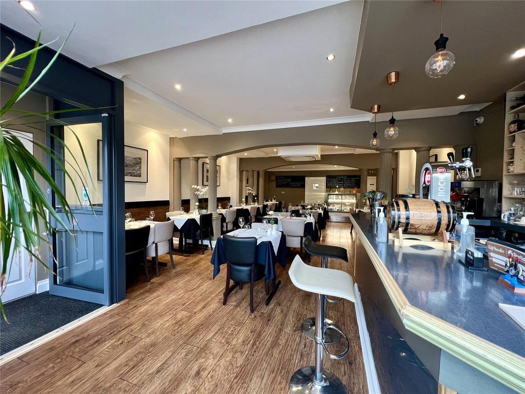 84 Furtherwick Rd, Canvey Island for lease Interior Photo- Image 1 of 5