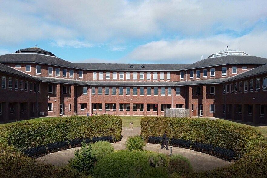 Rydon Ln, Exeter à louer - Photo du bâtiment - Image 2 de 13