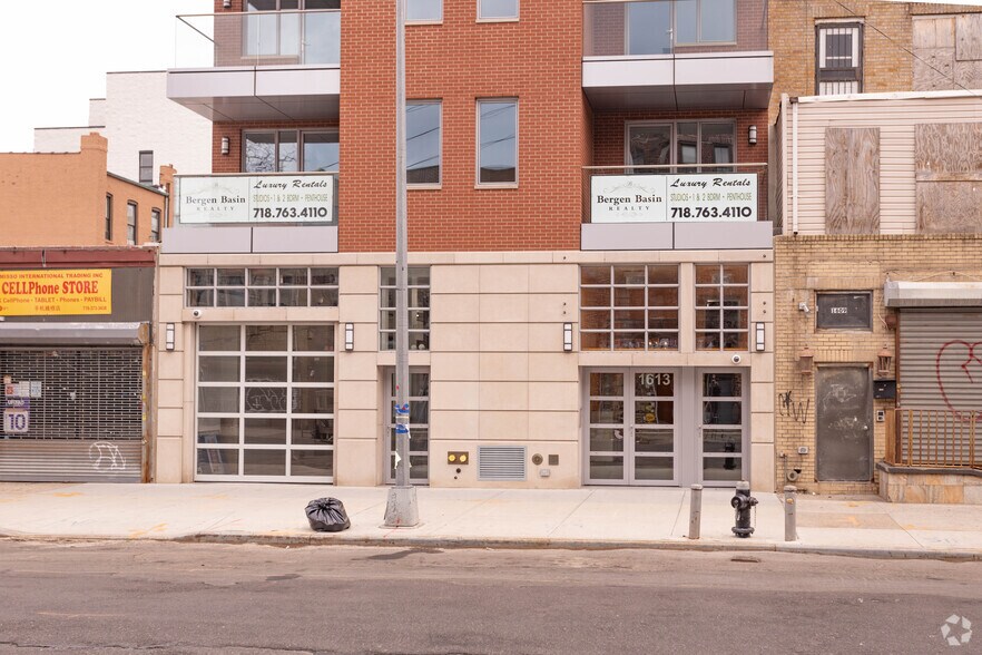 1613 Mermaid Ave, Brooklyn, NY à vendre - Photo du bâtiment - Image 3 de 8