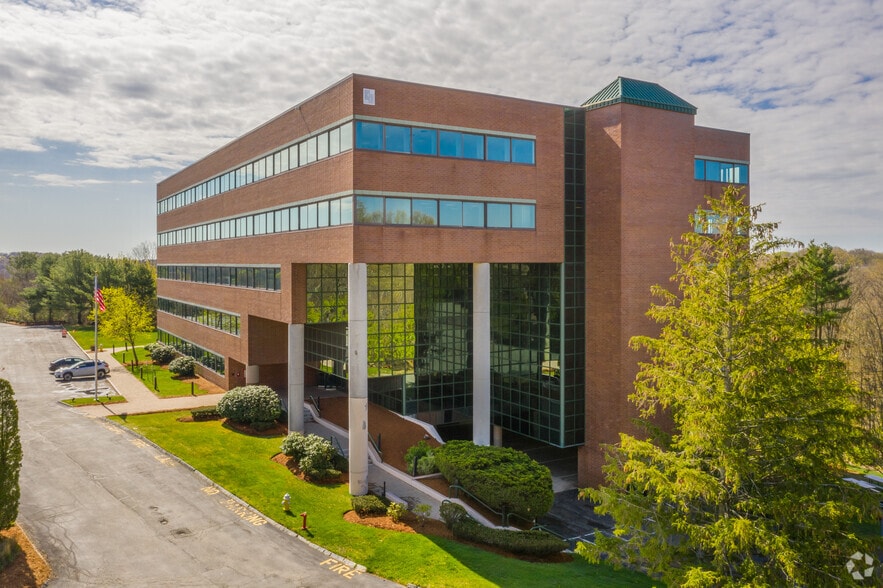 55 Ferncroft Rd, Danvers, MA à louer - Photo du bâtiment - Image 3 de 13