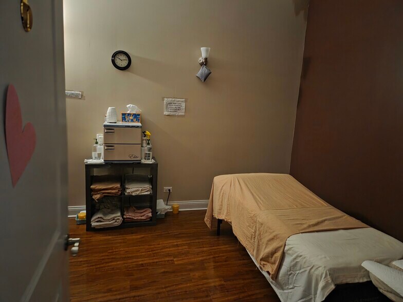 4030-4034 N Milwaukee Ave, Chicago, IL à louer - Photo du bâtiment - Image 2 de 6