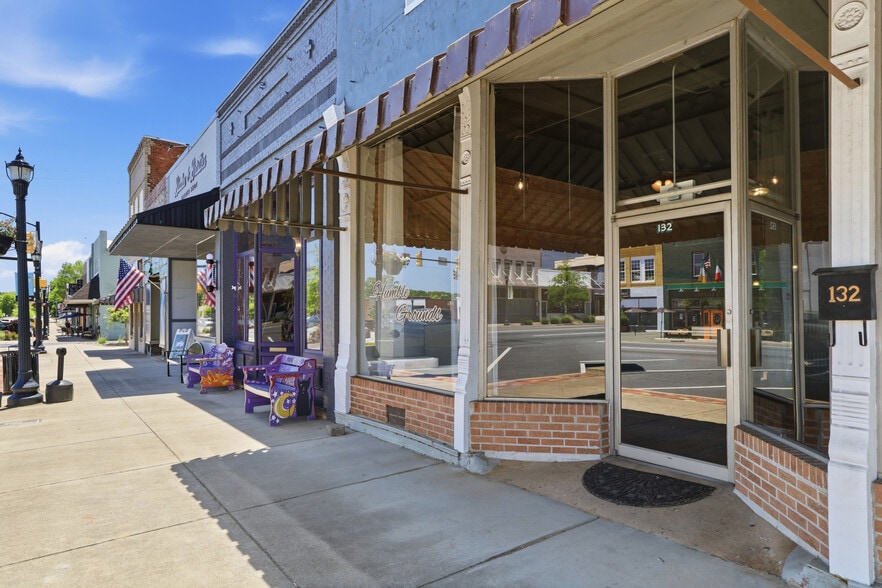 132 S Main St, Woodruff, SC à louer - Photo du bâtiment - Image 2 de 12