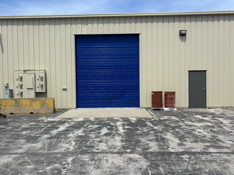 1101-1119 Ashwaubenon St, Green Bay, WI for lease - Building Photo - Image 2 of 4