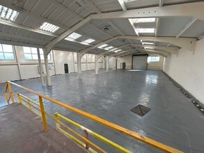 Wakefield Rd, Leeds for lease Interior Photo- Image 1 of 5