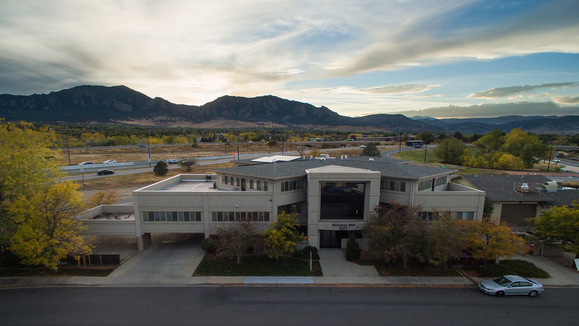 5277 Manhattan Cir, Boulder, CO à louer Photo du bâtiment- Image 1 de 11