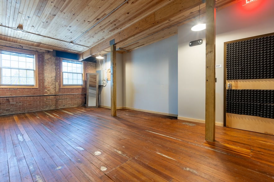 221 Main St, Fort Mill, SC for lease - Building Photo - Image 2 of 9