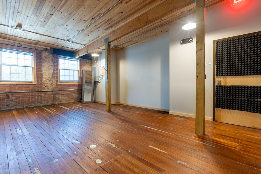 221 Main St, Fort Mill, SC à louer - Photo du bâtiment - Image 2 de 9