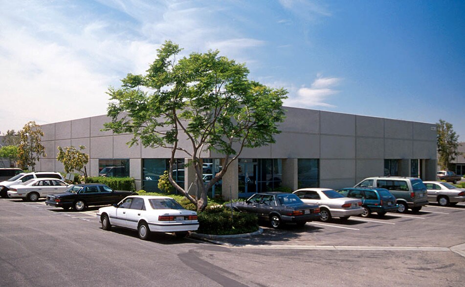 1220 Palmyrita Ave, Riverside, CA à vendre - Photo du bâtiment - Image 2 de 10