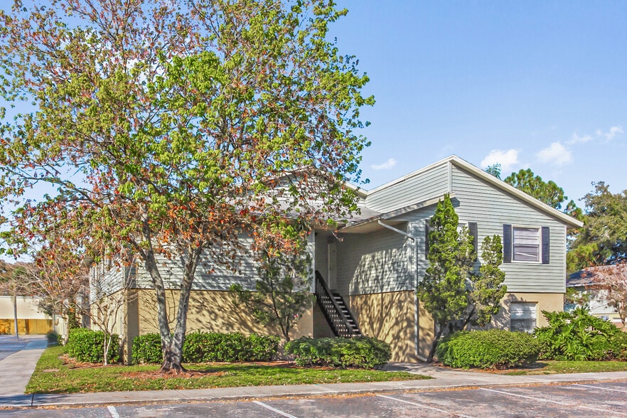 609 Golden Raintree Pl, Brandon, FL for sale - Building Photo - Image 3 of 16