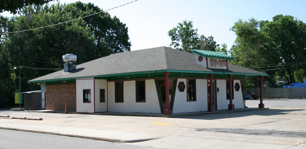 4203 S Peoria Ave, Tulsa, OK à louer - Photo du bâtiment - Image 2 de 3