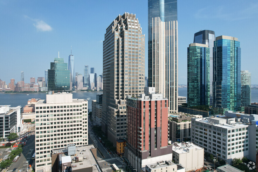 101 Hudson St, Jersey City, NJ à louer - Photo du bâtiment - Image 1 de 7