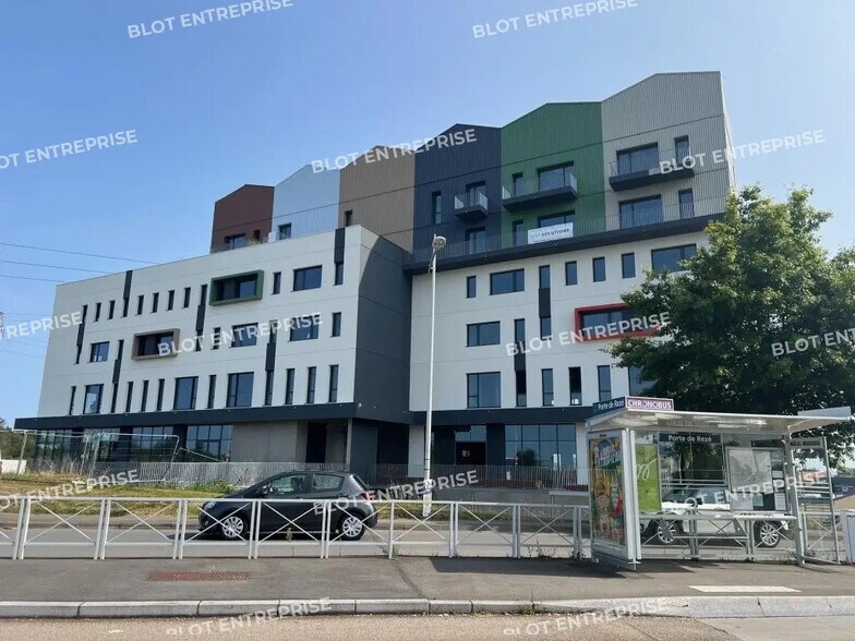Bureau dans Rezé à vendre - Photo du bâtiment - Image 2 de 11