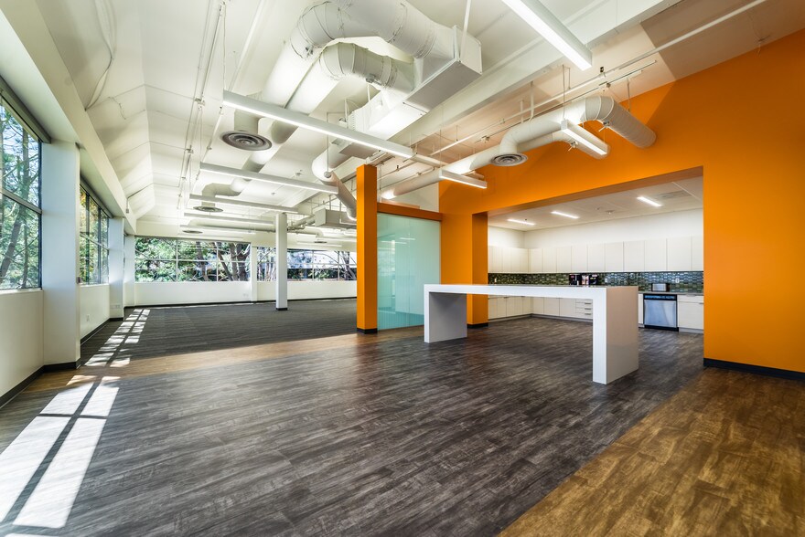 11085 Torreyana Rd, San Diego, CA for lease - Interior Photo - Image 2 of 7