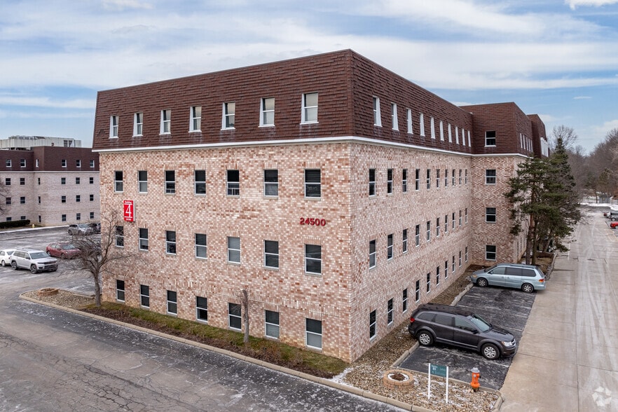 24600 Center Ridge Rd, Westlake, OH for lease - Building Photo - Image 3 of 6