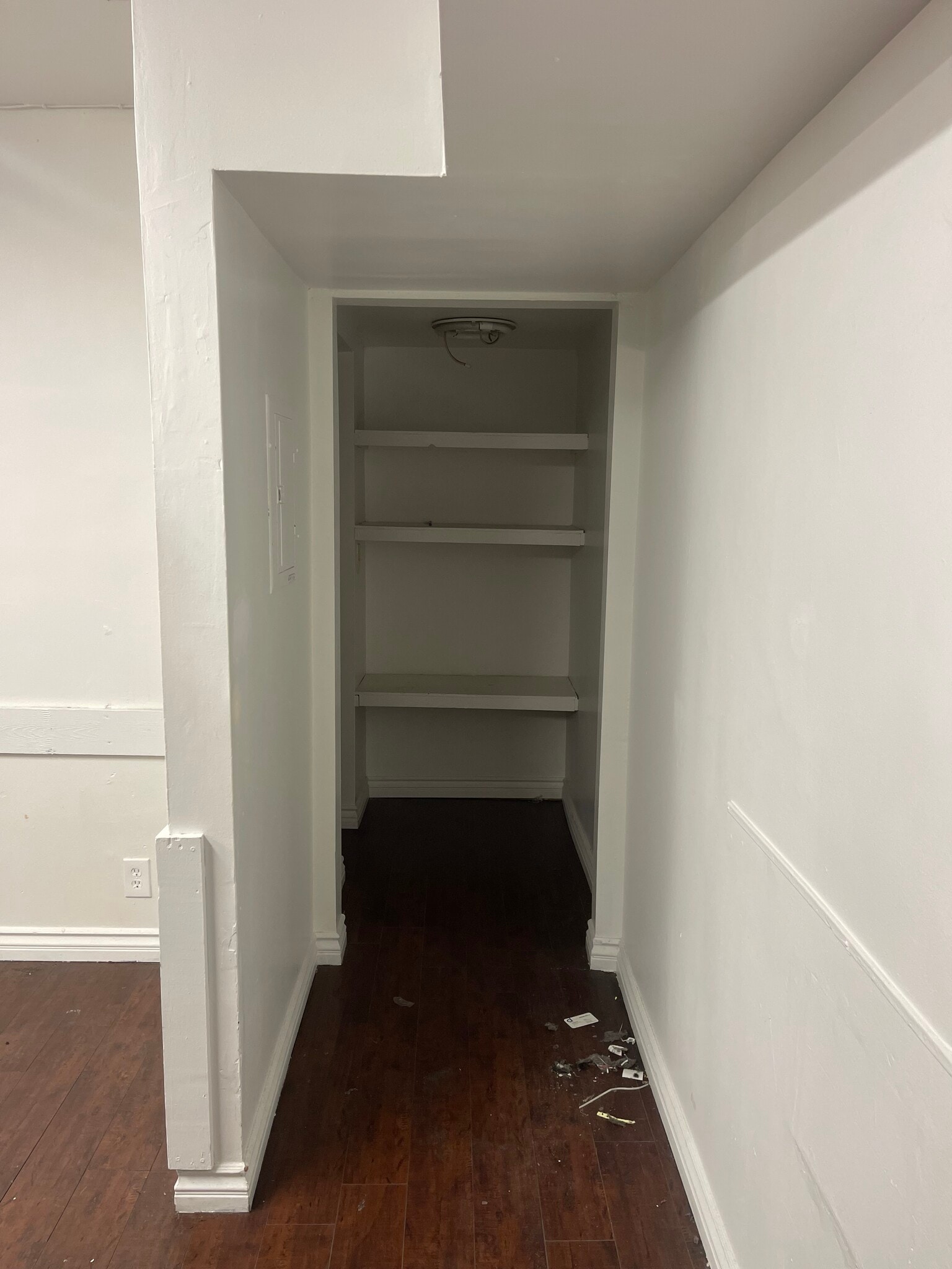 7815-7817 Melrose Ave, Los Angeles, CA for lease Interior Photo- Image 1 of 4