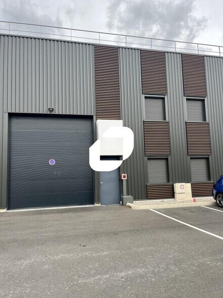 Flex in Villefranche-sur-Saône for lease - Building Photo - Image 2 of 13